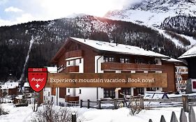 Berghof Garni - The Dom Collection