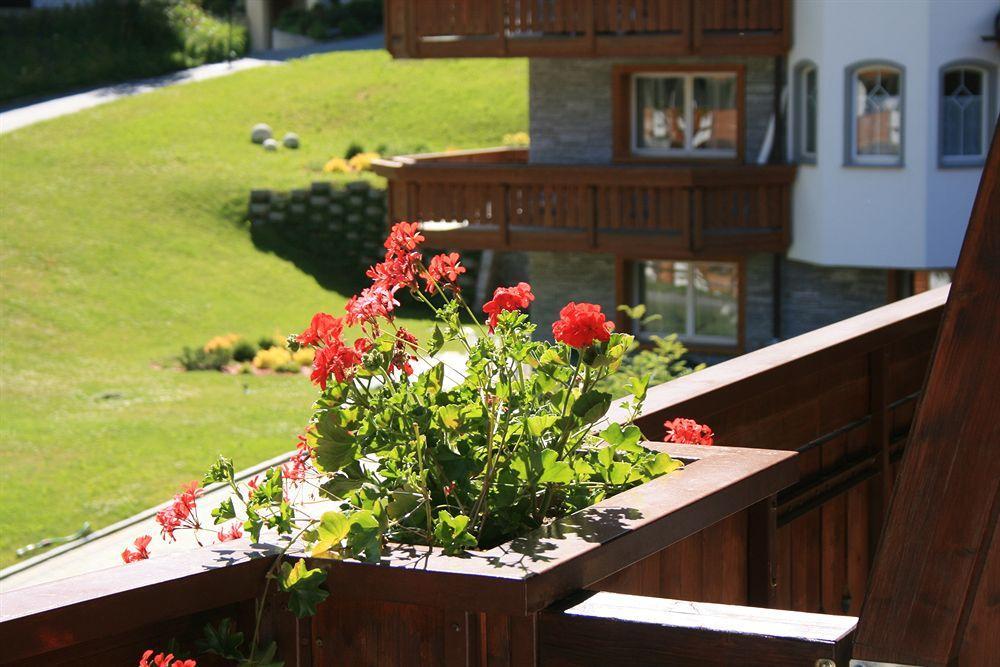 مبيت وإفطار Saas Fee Berghof Garni - The Dom Collection المظهر الخارجي الصورة
