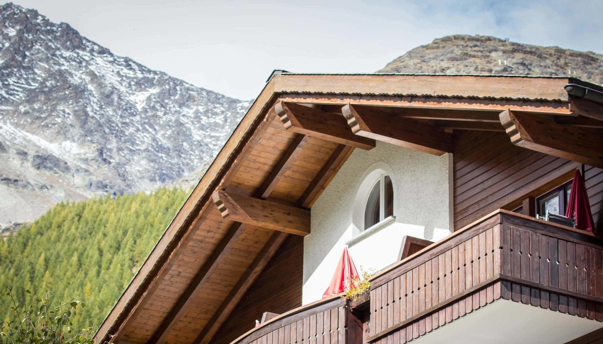 مبيت وإفطار Saas Fee Berghof Garni - The Dom Collection المظهر الخارجي الصورة