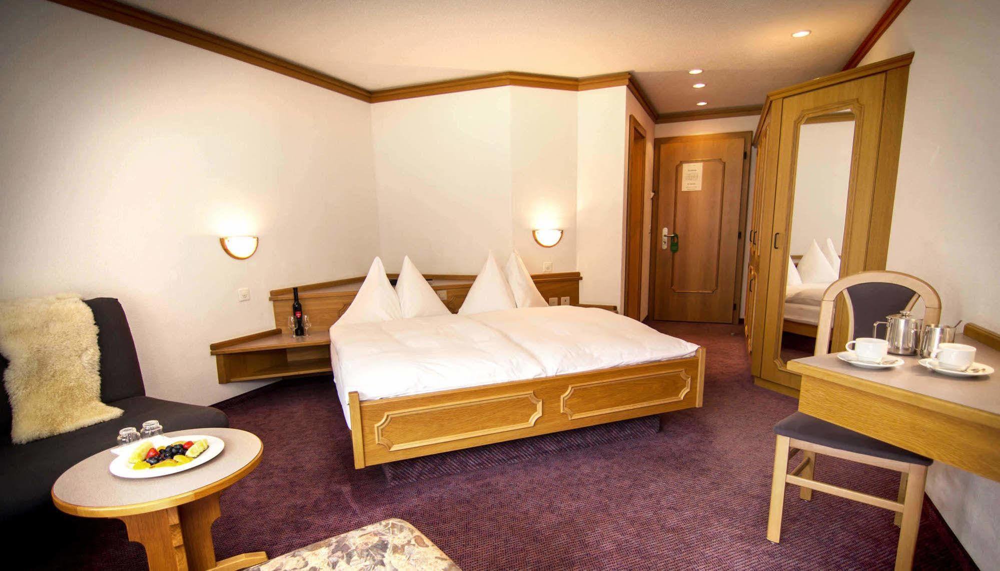 مبيت وإفطار Saas Fee Berghof Garni - The Dom Collection المظهر الخارجي الصورة