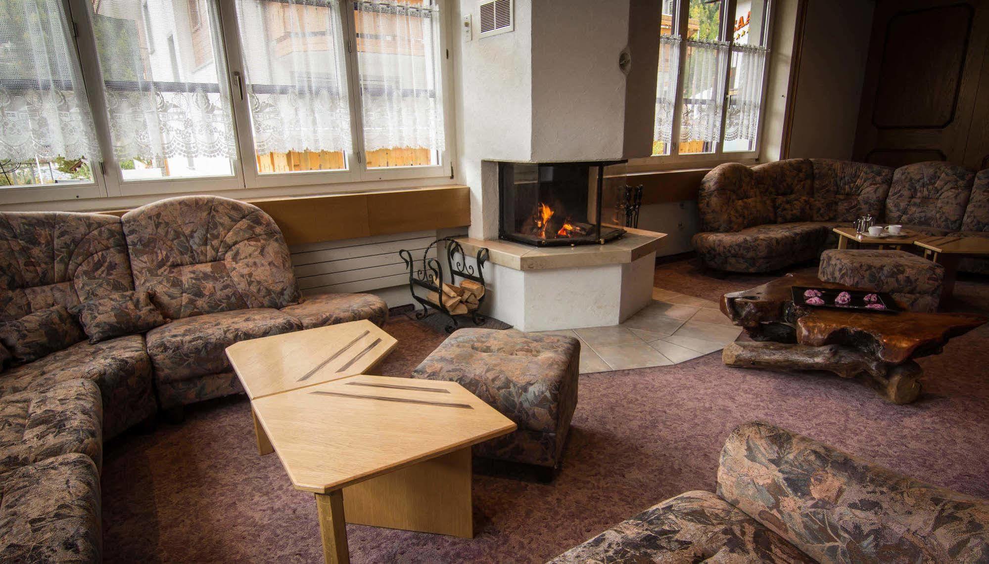 مبيت وإفطار Saas Fee Berghof Garni - The Dom Collection المظهر الخارجي الصورة