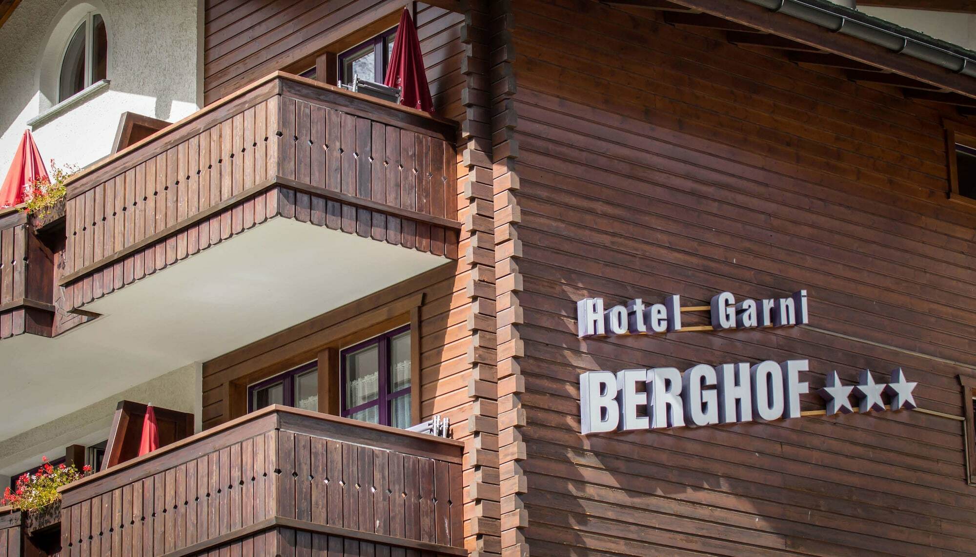 مبيت وإفطار Saas Fee Berghof Garni - The Dom Collection المظهر الخارجي الصورة