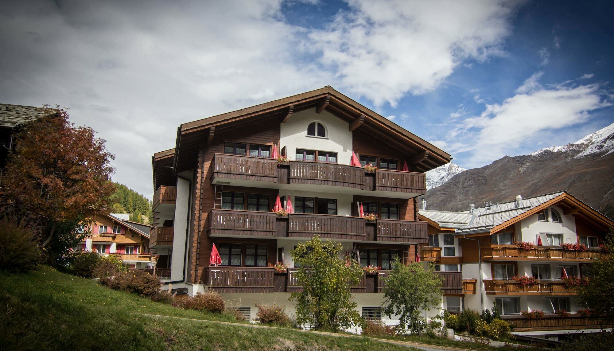 مبيت وإفطار Saas Fee Berghof Garni - The Dom Collection المظهر الخارجي الصورة