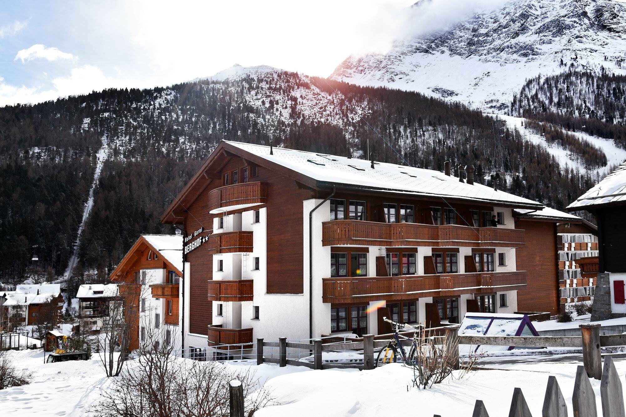 مبيت وإفطار Saas Fee Berghof Garni - The Dom Collection المظهر الخارجي الصورة
